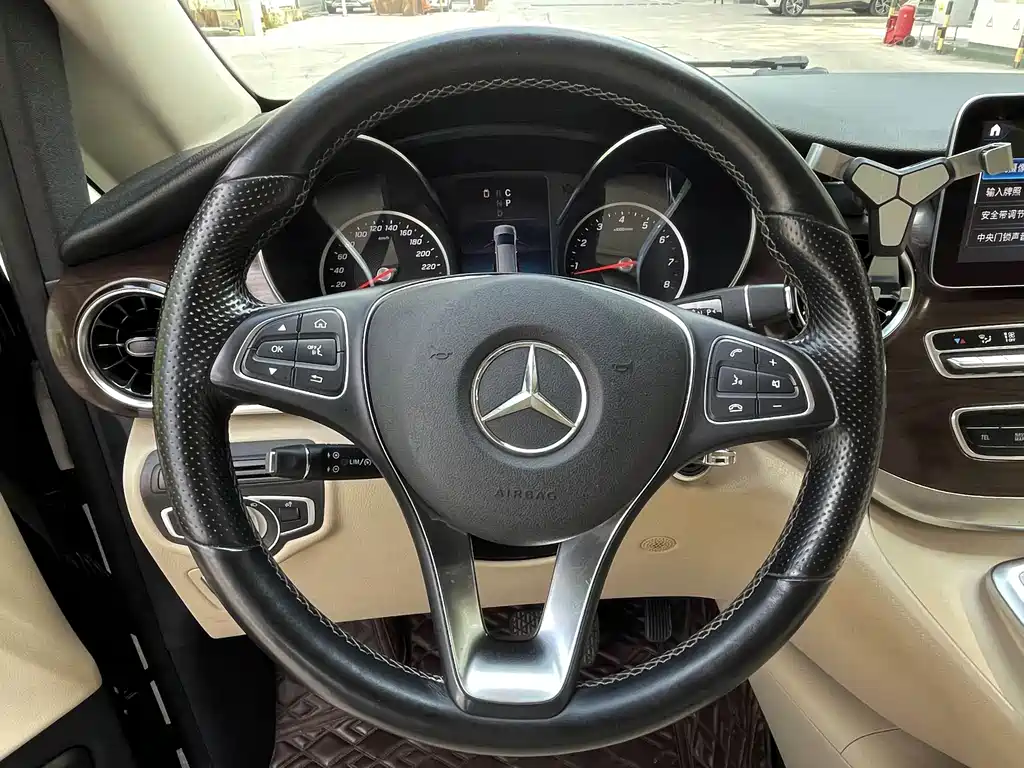 Mercedes V-Class 2020 V 260 Navigator Edition купить на сайте DeffCars