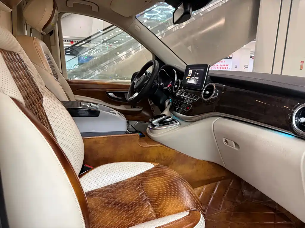 Mercedes-Benz V-Class 2017 V 260 L Premium Extended Edition купить на сайте DeffCars