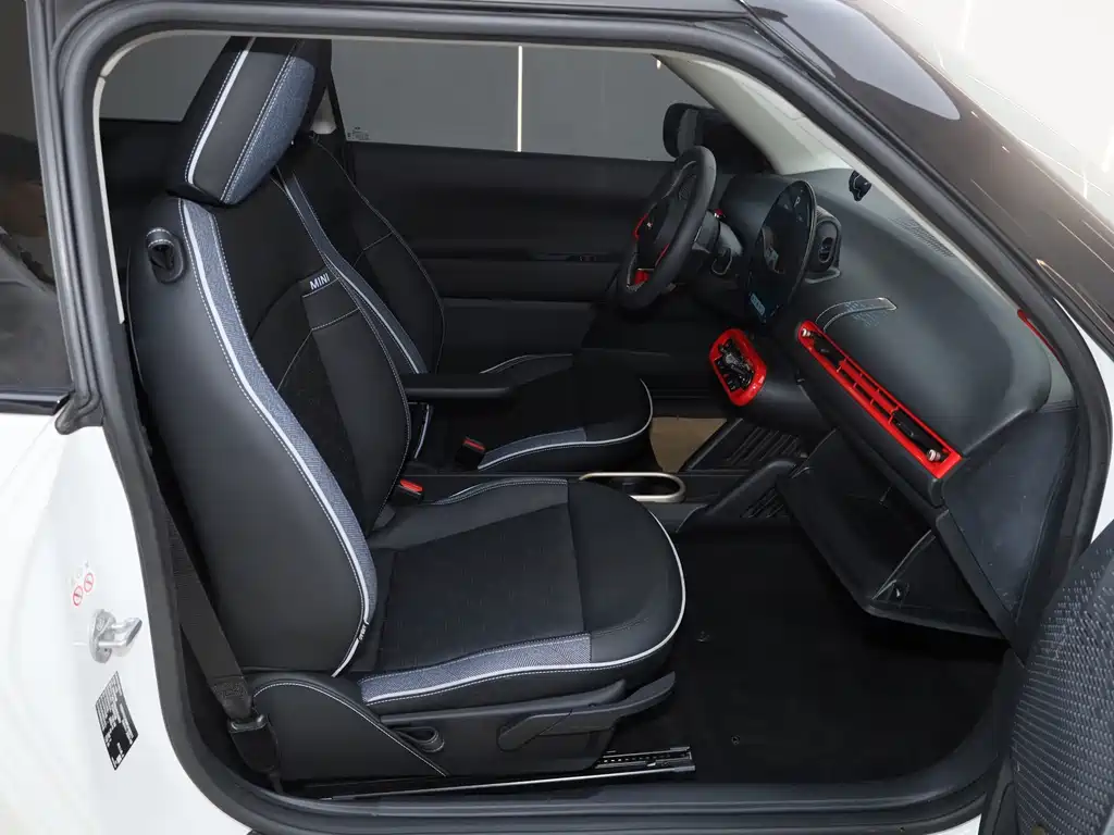Electric MINI COOPER 2024 456km COOPER E big player купить на сайте DeffCars