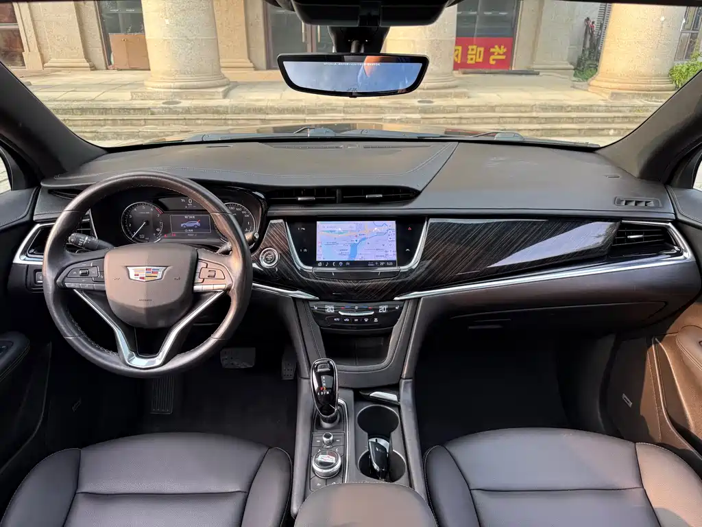 Cadillac XT6 2022 2.0T six-seat two-wheel drive luxury model купить на сайте DeffCars
