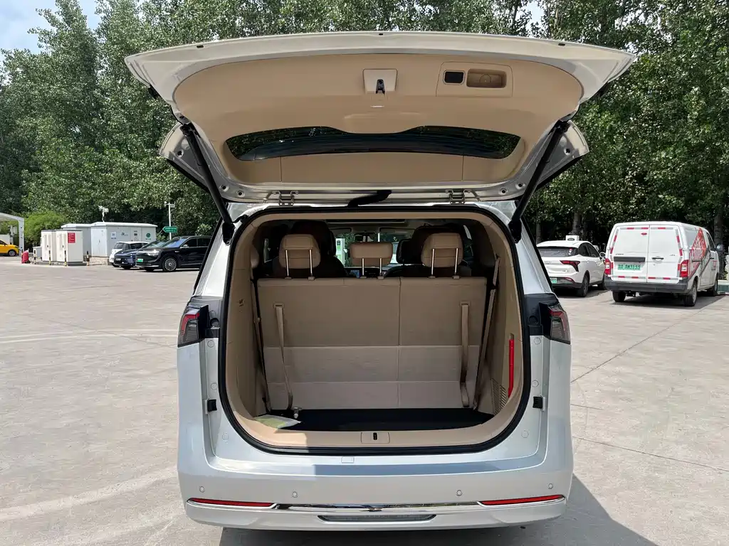 Buick GL8 New Energy 2025 Lu Shang Exclusive Edition купить на сайте DeffCars