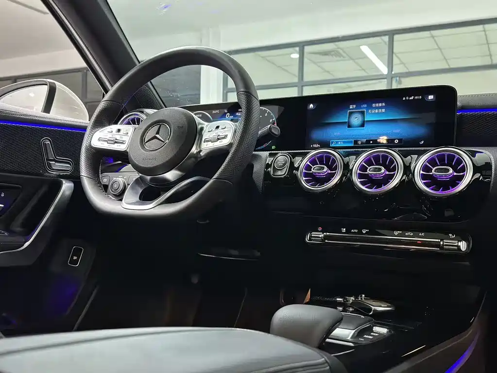 Mercedes-Benz A-Class 2021 A 200 L Sports Sedan Fashionable купить на сайте DeffCars