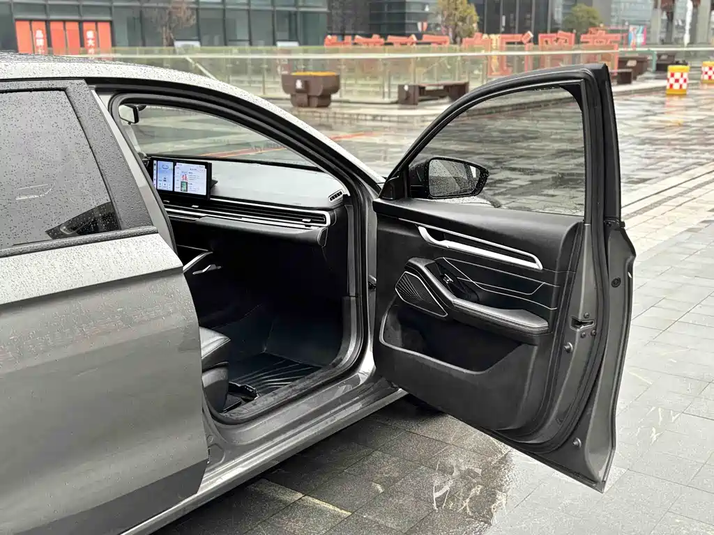 Emgrand 2022 4th generation 1.5L manual luxury model купить на сайте DeffCars