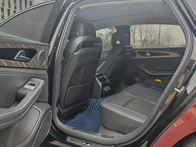 Hongqi H9 2020 2.0T Zhilian Flagship Edition купить на сайте DeffCars