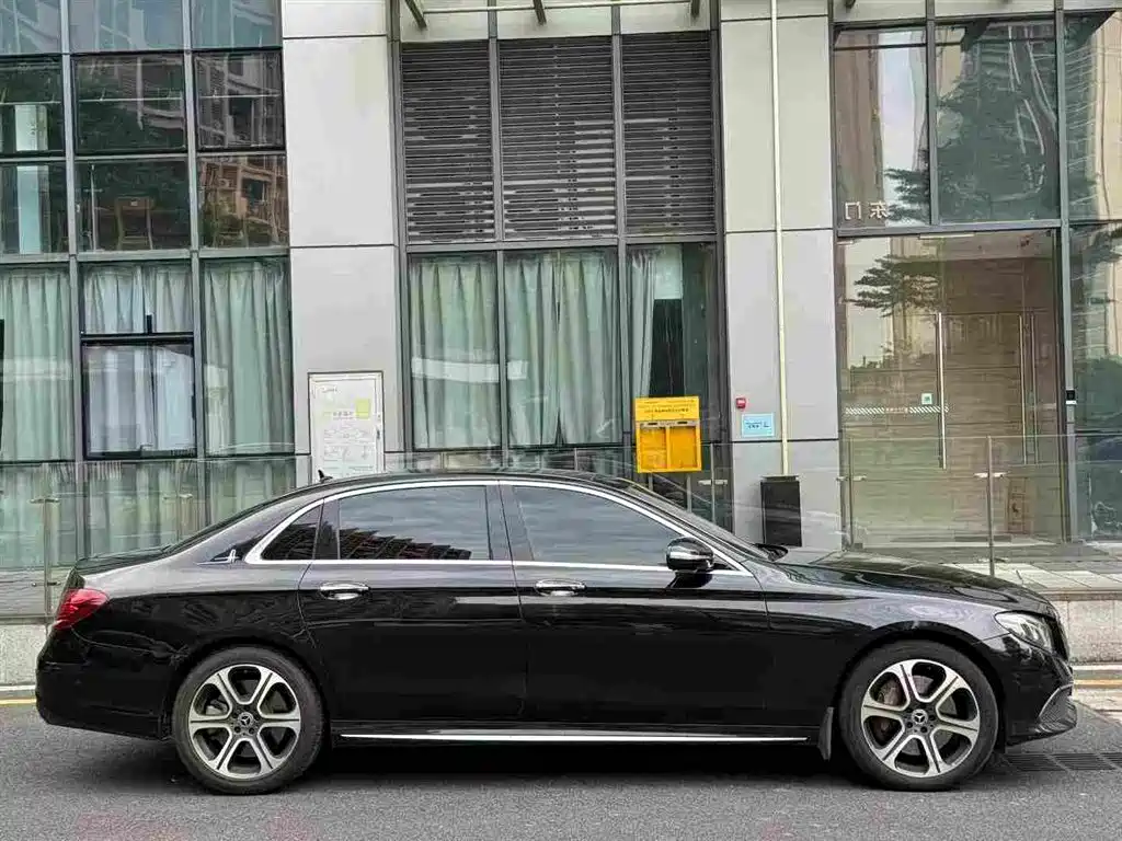 Mercedes-Benz E-Class 2017 E 320 L Sports 4MATIC купить на сайте DeffCars