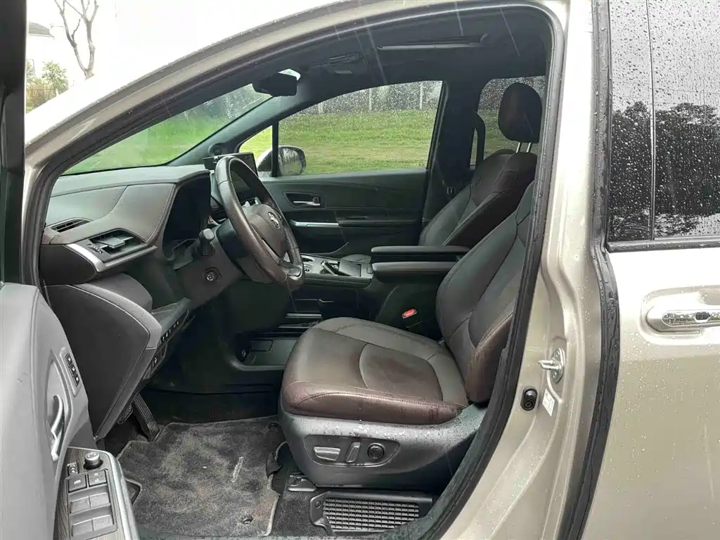 SIENNA 2021 2.5L Hybrid Platinum Edition купить на сайте DeffCars