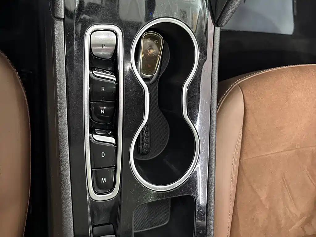 Regal 2022 552T smart model купить на сайте DeffCars