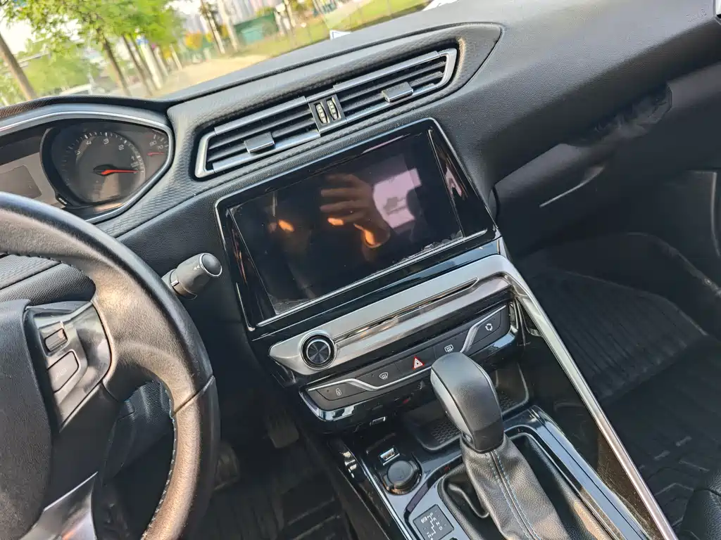 Peugeot 308 2018 230THP Automatic Deluxe Edition купить на сайте DeffCars