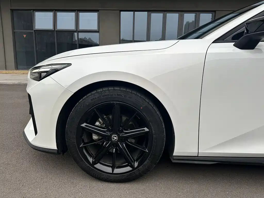 Changan UNI-V 2022 1.5T premium model купить на сайте DeffCars