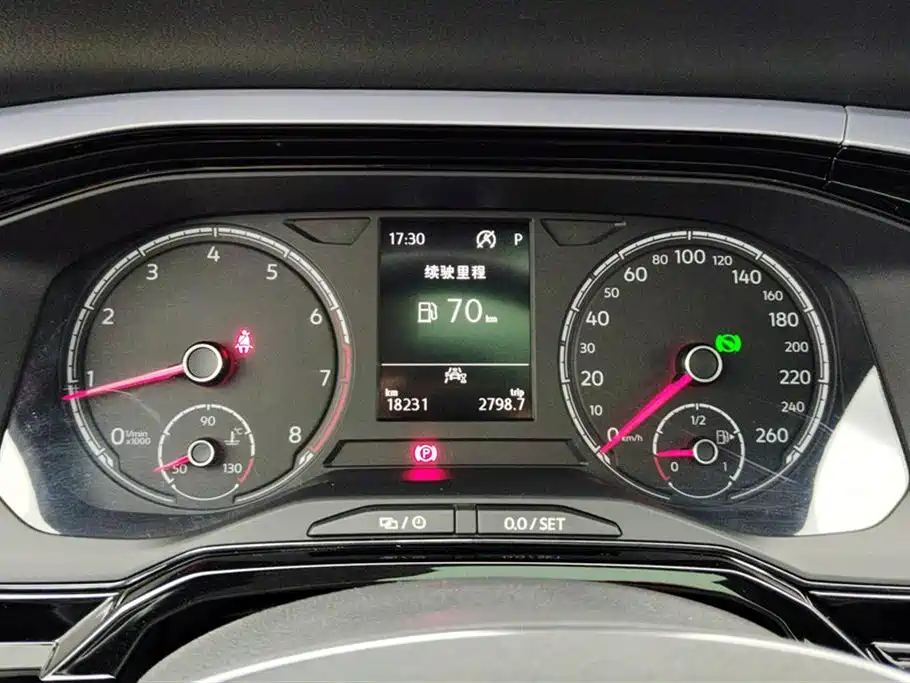 Polo 2021 Plus 1.5L Automatic Colorful Technology Edition купить на сайте DeffCars