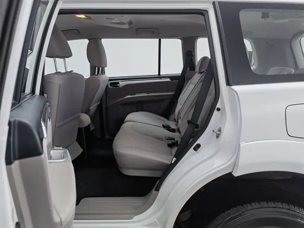 Pajero Jinchang 2013 3.0L automatic four-wheel drive executive version купить на сайте DeffCars