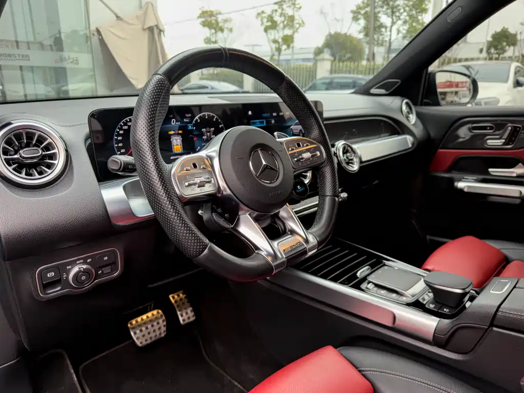 Mercedes-Benz GLB AMG 2023 AMG GLB 35 4MATIC купить на сайте DeffCars