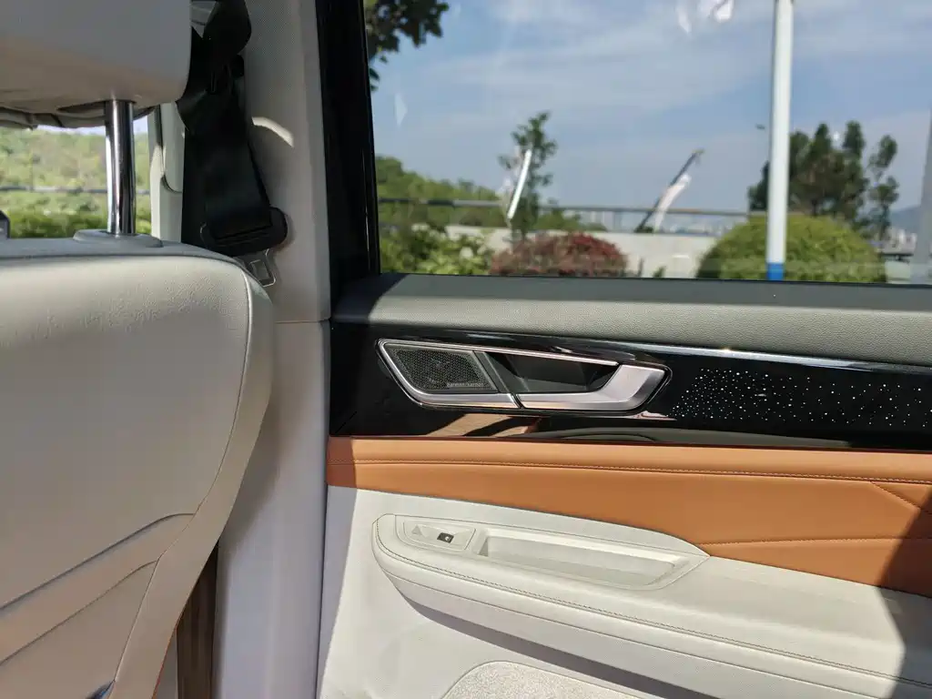 Touron 2023 530 V6 four-wheel drive flagship version купить на сайте DeffCars