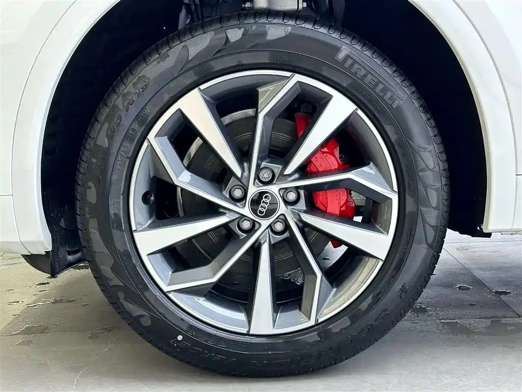 Audi Q5L 2024 40 TFSI luxury and dynamic model купить на сайте DeffCars