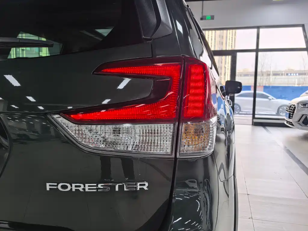 Forester 2022 2.0i AWD Deluxe Edition EyeSight купить на сайте DeffCars