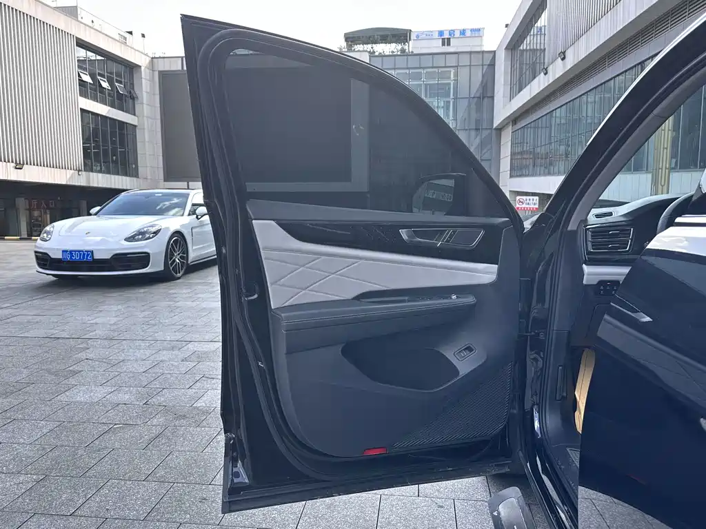 Touron 2024 380TSI four-wheel drive luxury version купить на сайте DeffCars