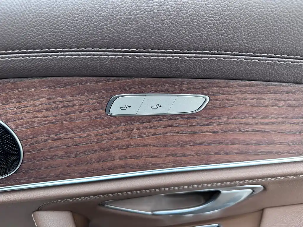 Mercedes-Benz E-Class 2023 E 260 L купить на сайте DeffCars