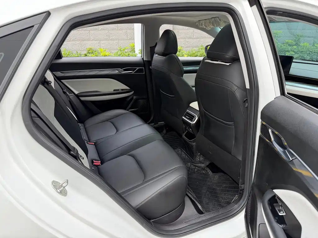 Emgrand L 2022 1.4T CVT premium model купить на сайте DeffCars