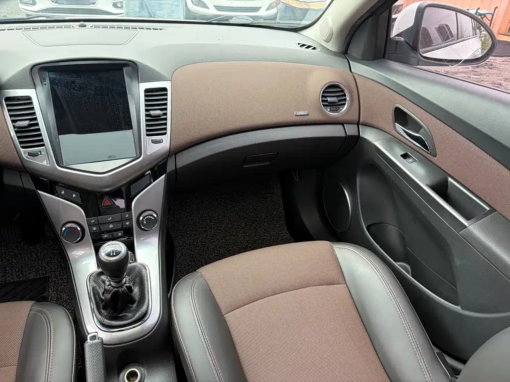 Cruze 2013 hatchback 1.6L manual luxury model купить на сайте DeffCars