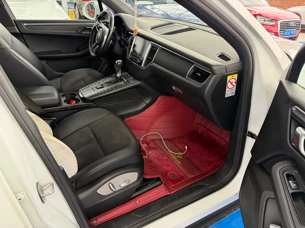Macan 2017 Macan 2.0T купить на сайте DeffCars