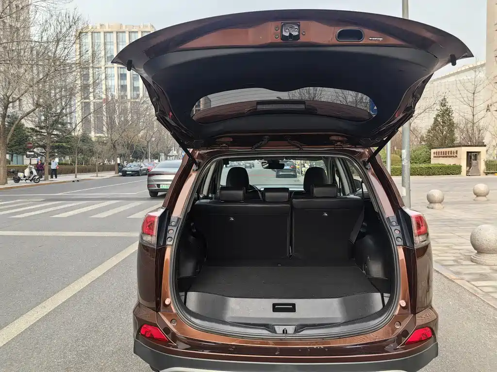 RAV4 Rongfang 2018 2.5L automatic four-wheel drive Elite i version купить на сайте DeffCars