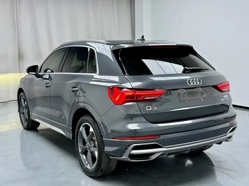 Audi Q3 2023 35 TFSI Fashionable and Dynamic (1.4T) купить на сайте DeffCars