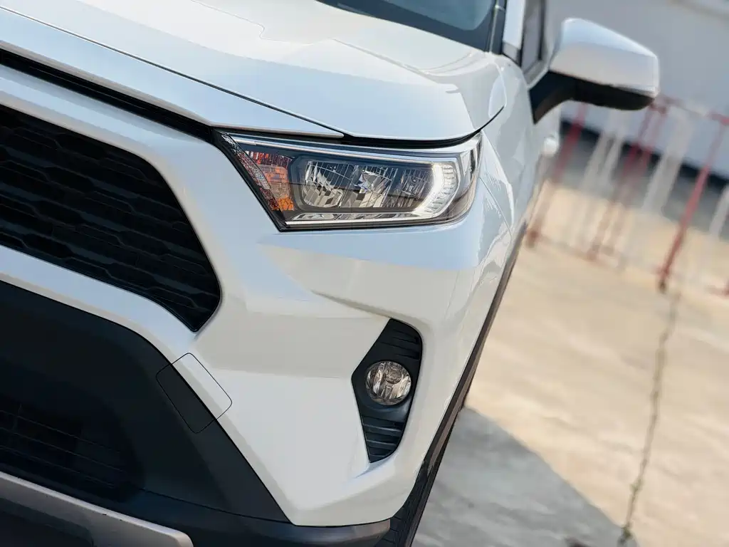 RAV4 Rongfang 2021 2.0L CVT two-wheel drive fashion PLUS version купить на сайте DeffCars