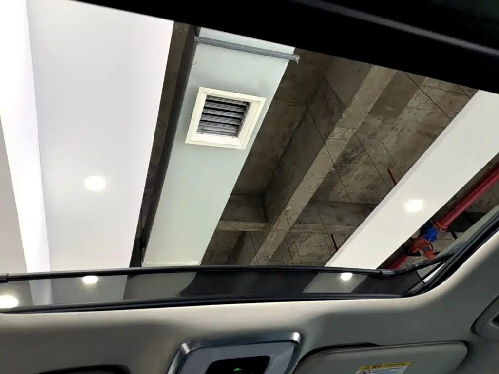 Hongqi H5 PHEV 2025 170 super hybrid version купить на сайте DeffCars