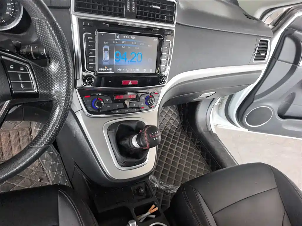 Haval M6 2018 1.5T manual two-wheel drive urban model купить на сайте DeffCars
