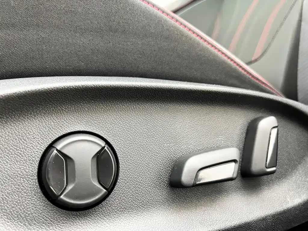 Lingdu 2023 Lingdu L 280TSI DSG Hot Edition купить на сайте DeffCars