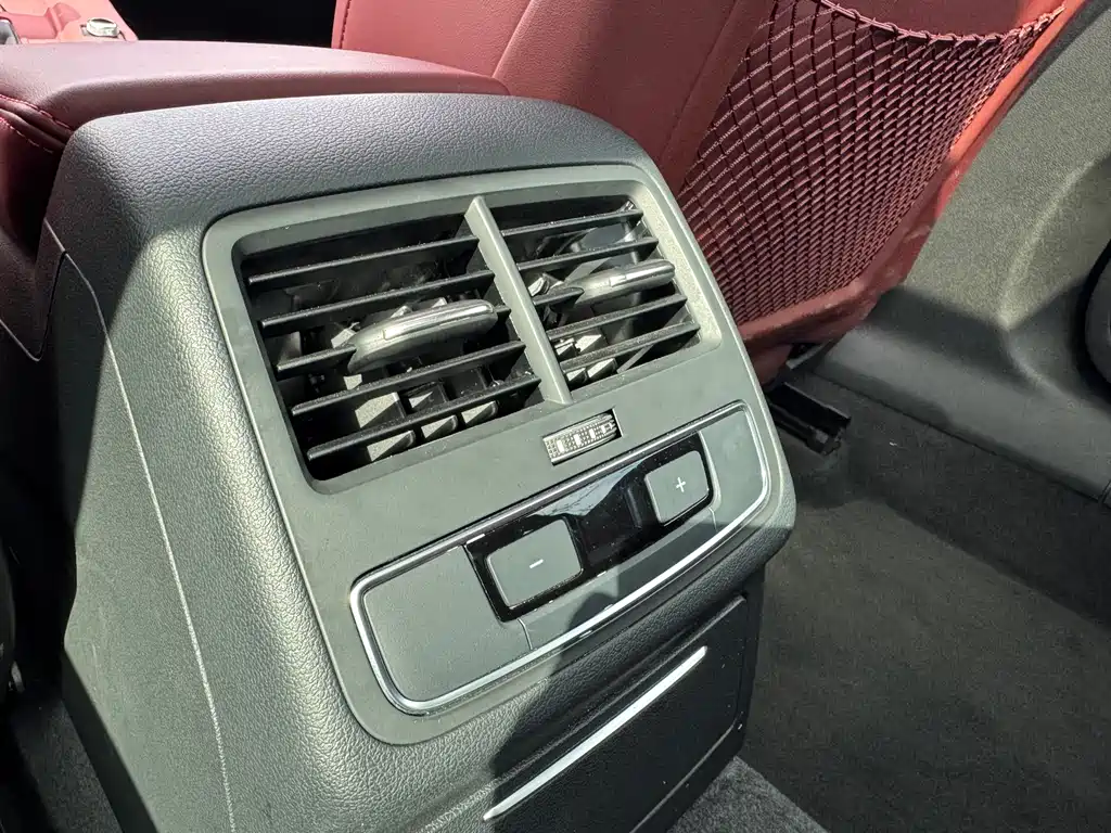 Audi A4L 2025 model 2 million Yuexiang version 40 TFSI luxury and dynamic model купить на сайте DeffCars
