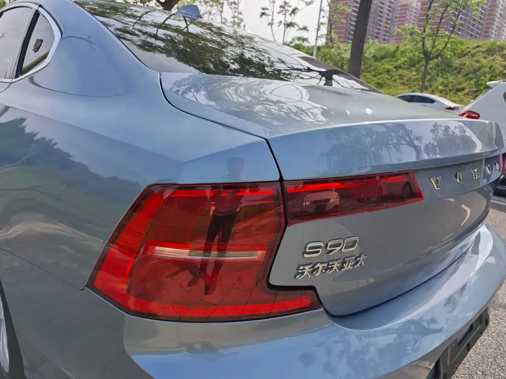 Volvo S90 2018 T4 Zhiyi Edition купить на сайте DeffCars