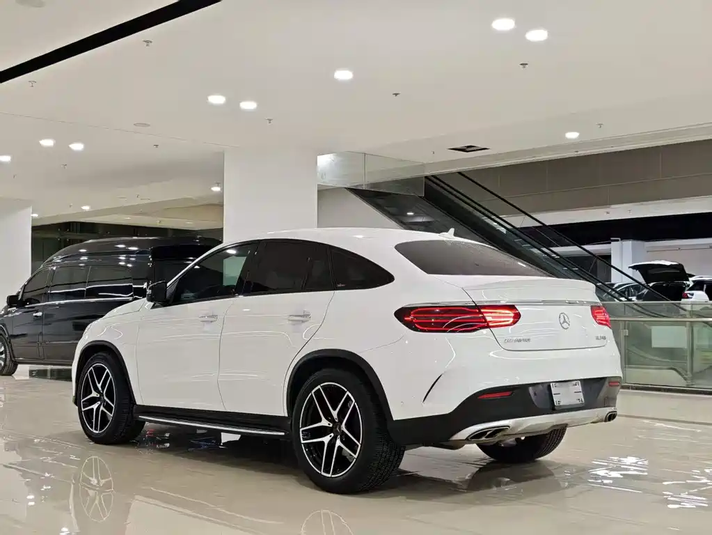 Mercedes-Benz GLE Coupe AMG 2017 AMG GLE 43 4MATIC Coupe SUV купить на сайте DeffCars