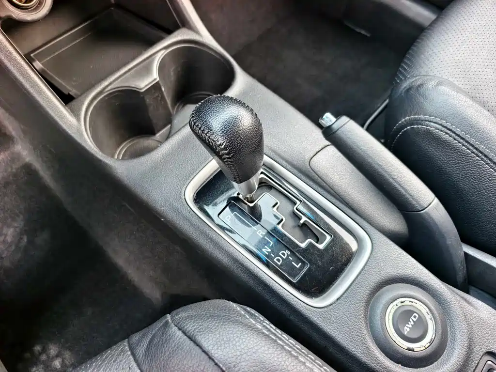 Outlander imported 2014 2.4L four-wheel drive luxury value version, 5 seats купить на сайте DeffCars