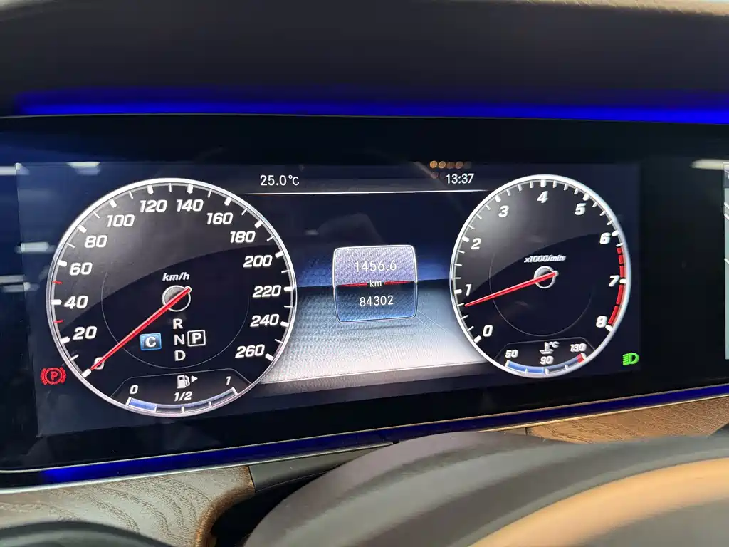 Mercedes-Benz E-Class 2018 E 200 L купить на сайте DeffCars