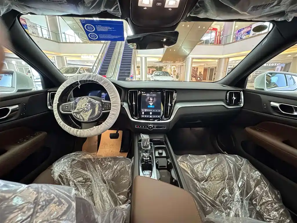 Volvo S60 2026 B4 Zhiyi Luxury Edition купить на сайте DeffCars