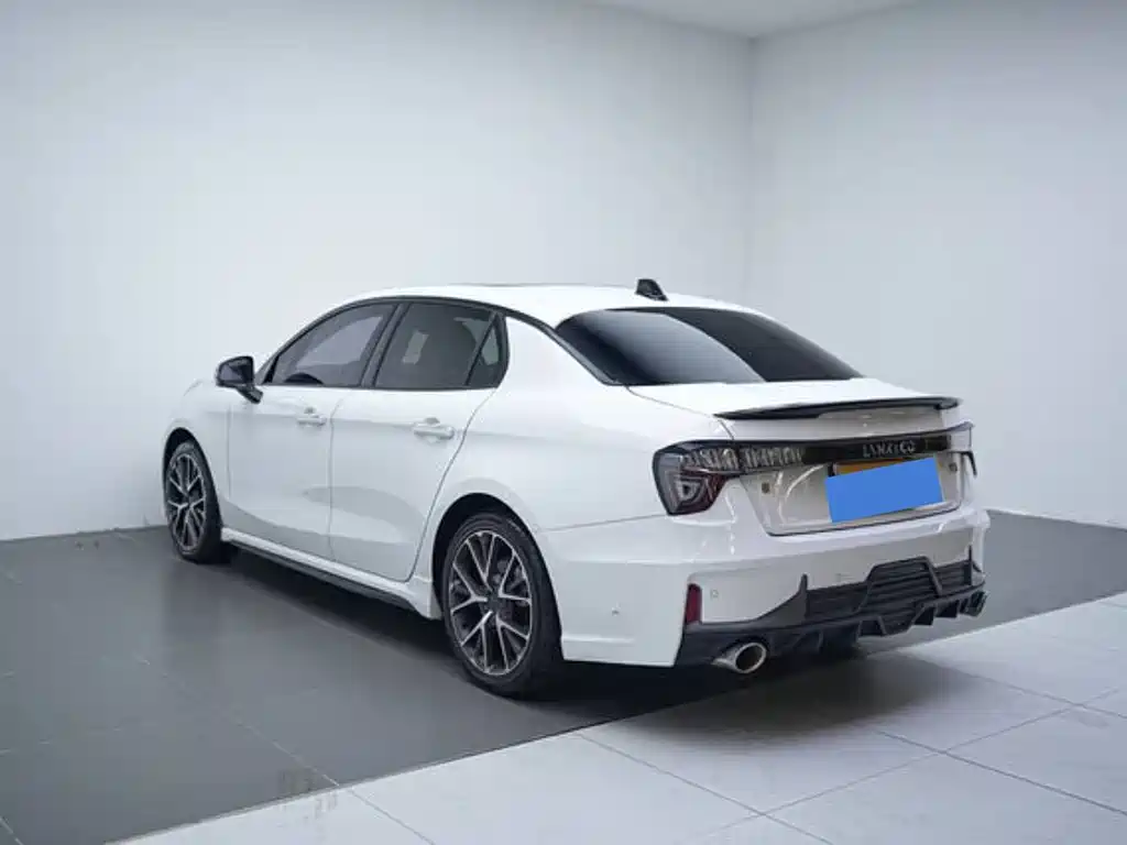 Lynk & Co 03 2019 1.5TD DCT Pro version National VI купить на сайте DeffCars
