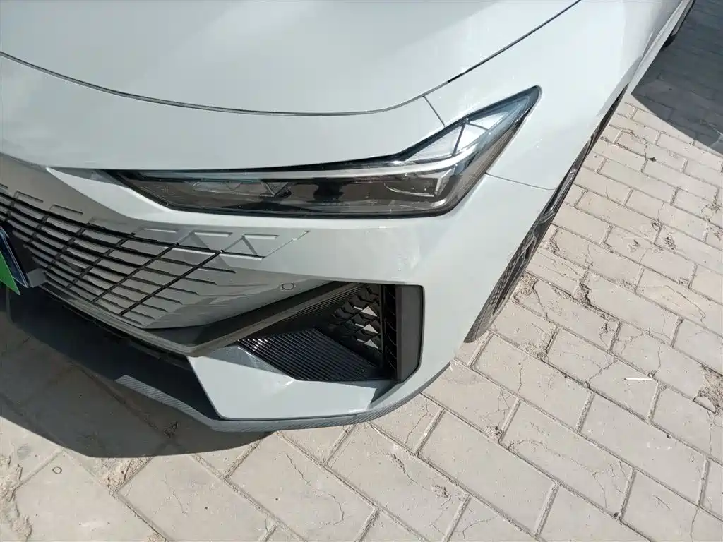 Changan UNI-V 2022 1.5T Excellent Type купить на сайте DeffCars