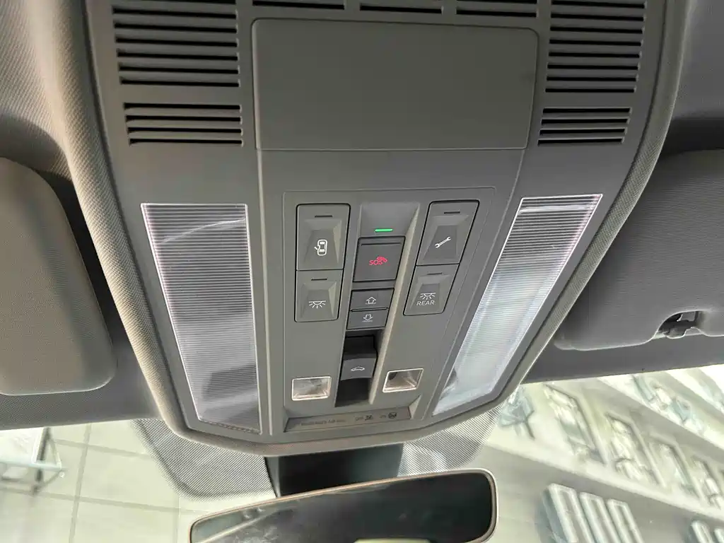 Touareg 2021 3.0TSI Ruixiang Edition Classic Sports Package купить на сайте DeffCars