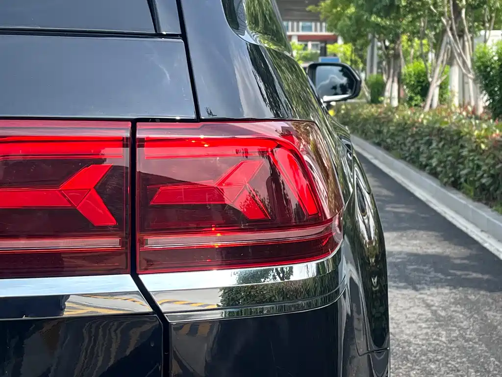 Touron 2023 330TSI two-wheel drive luxury version купить на сайте DeffCars
