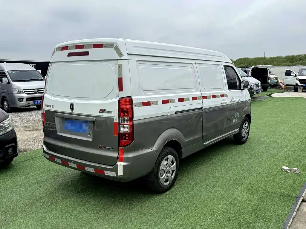 New Hiace X30L 2023 1.5L Fortune Edition Van 2/5 Seats Air-conditioned Version SWC15M купить на сайте DeffCars