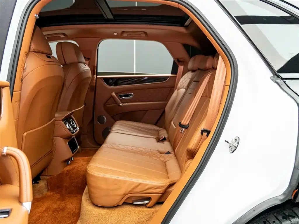 Bentayga 2017 6.0T Standard Edition купить на сайте DeffCars