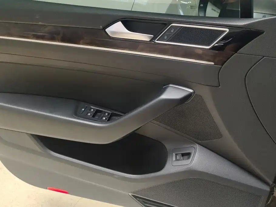 Magotan 2017 330TSI DSG luxury model купить на сайте DeffCars