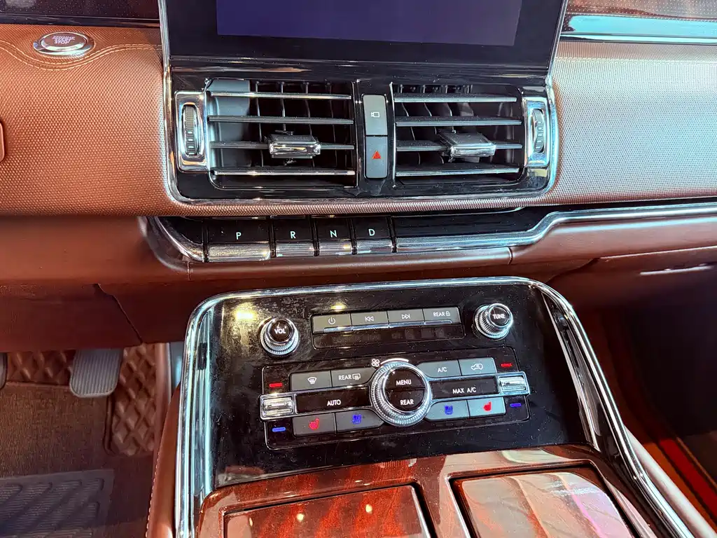 Navigator 2020 3.5T Long Axis Presidential Edition купить на сайте DeffCars