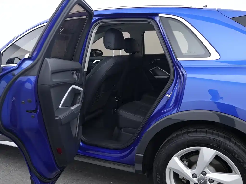 Audi Q3 2020 35 TFSI Enterprising and Elegant Model купить на сайте DeffCars