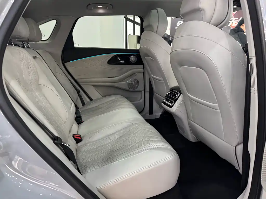 Xingtu Yaoguang 2023 400T two-wheel drive luxury version купить на сайте DeffCars