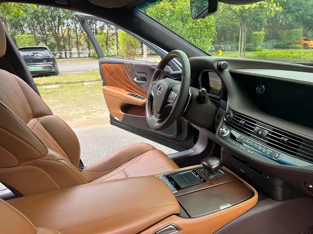 Lexus LS 2018 500h Executive Edition National V купить на сайте DeffCars