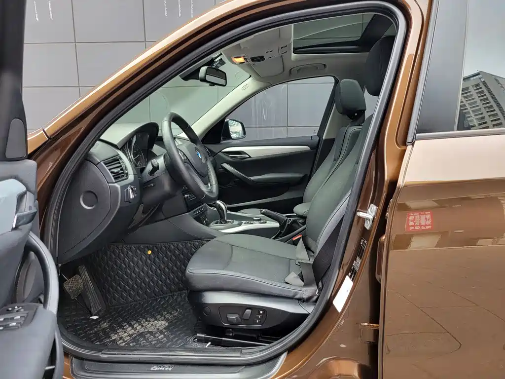 BMW X1 2014 sDrive18i leading model купить на сайте DeffCars