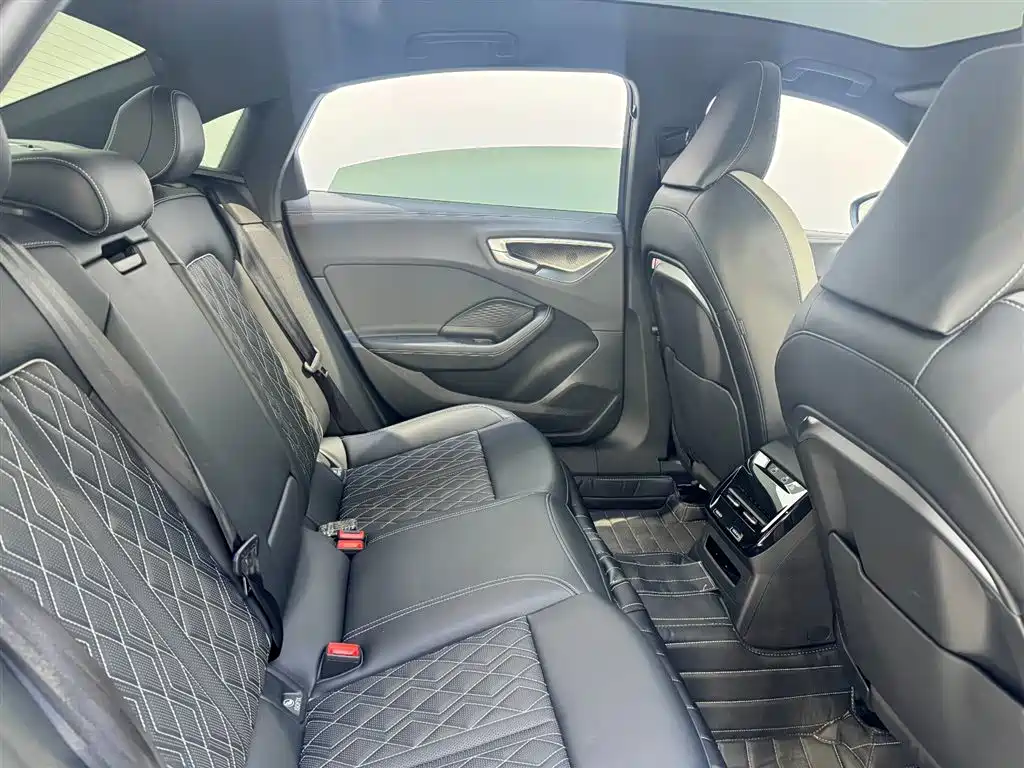 Audi A5L 2026 2.0T sports version quattro купить на сайте DeffCars
