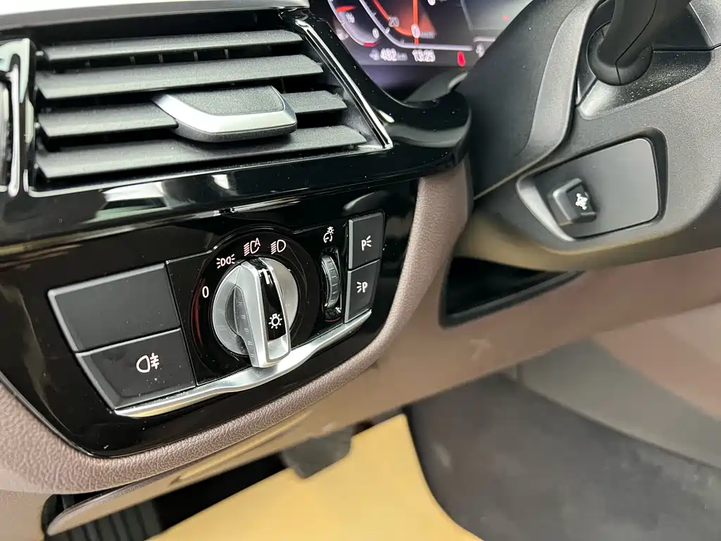 BMW 5 Series 2021 530Li Leading Luxury Package купить на сайте DeffCars
